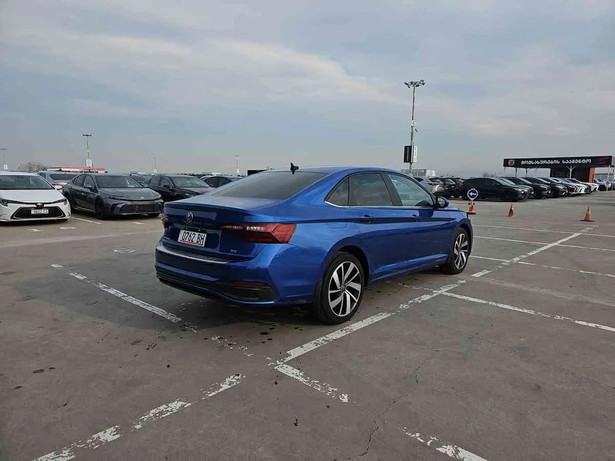 VOLKSWAGEN Jetta - 4