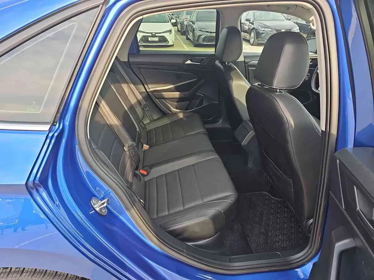 VOLKSWAGEN Jetta - 8