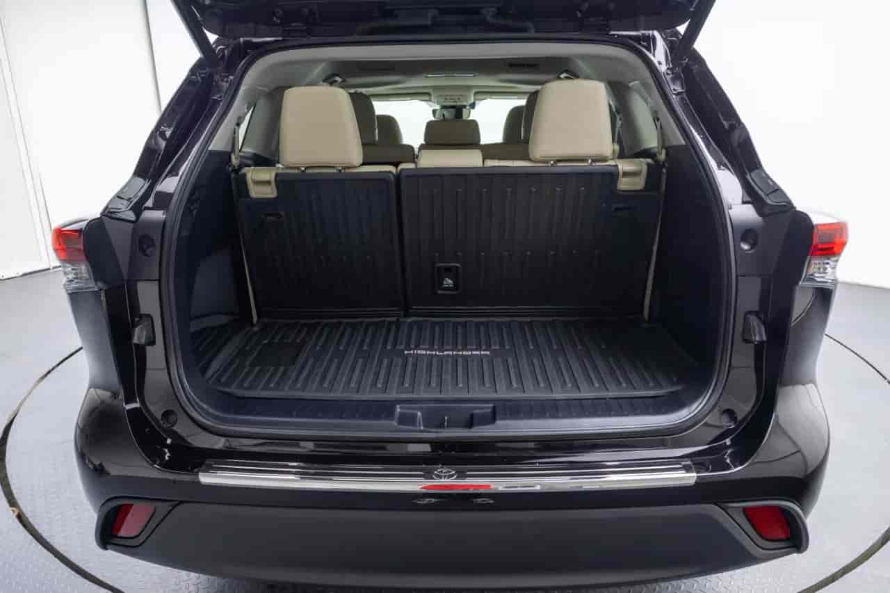 TOYOTA Highlander - 7