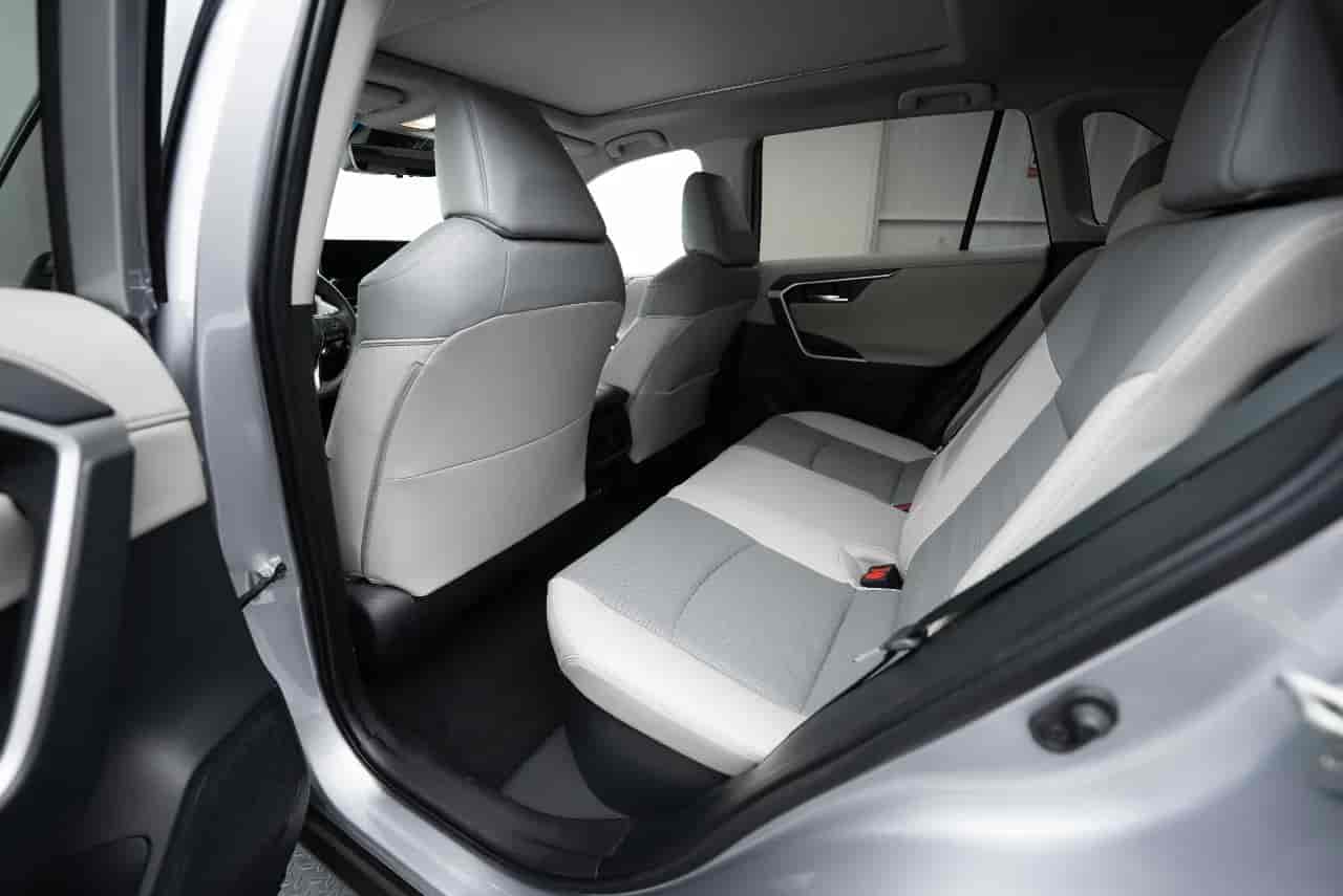 TOYOTA RAV4 - 8