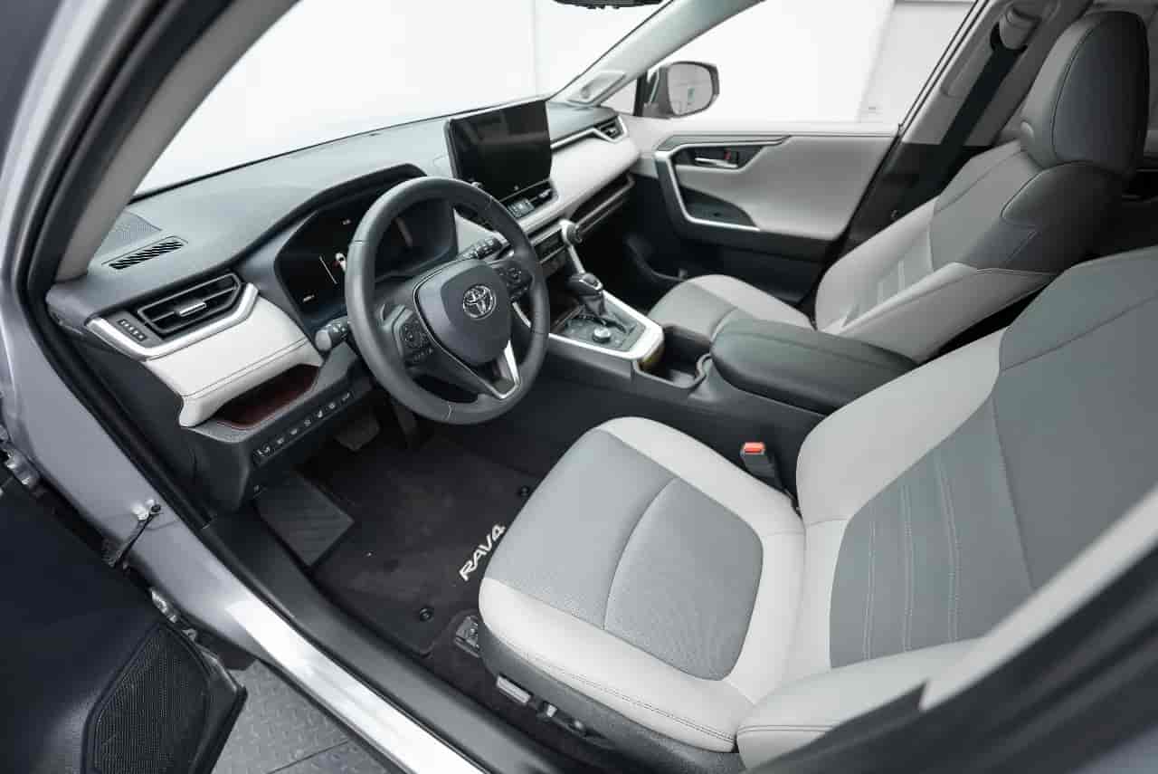 TOYOTA RAV4 - 10