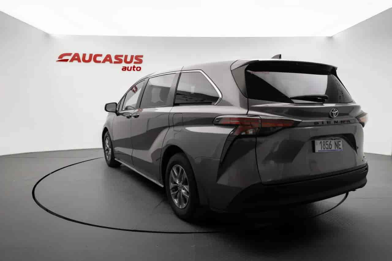 TOYOTA Sienna - 5