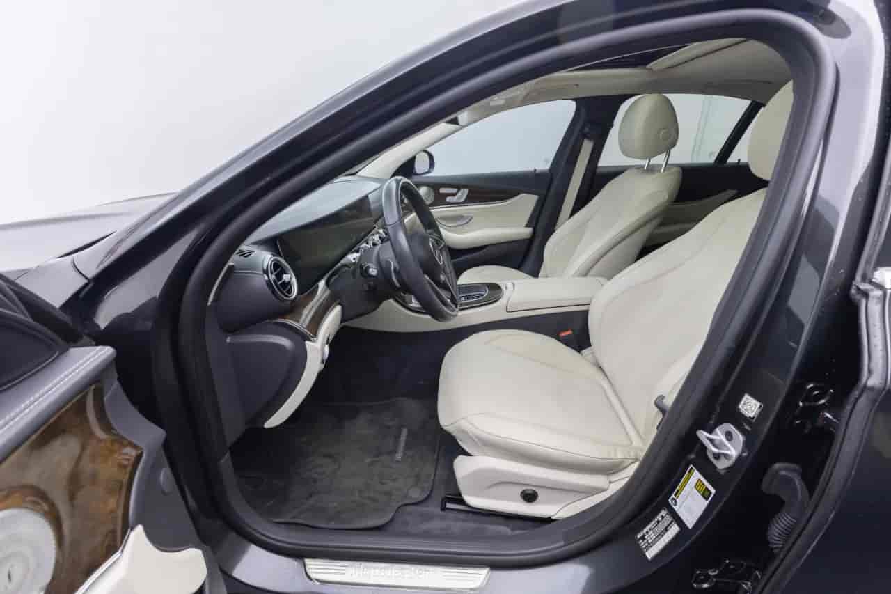MERCEDES-BENZ E-Class - 10