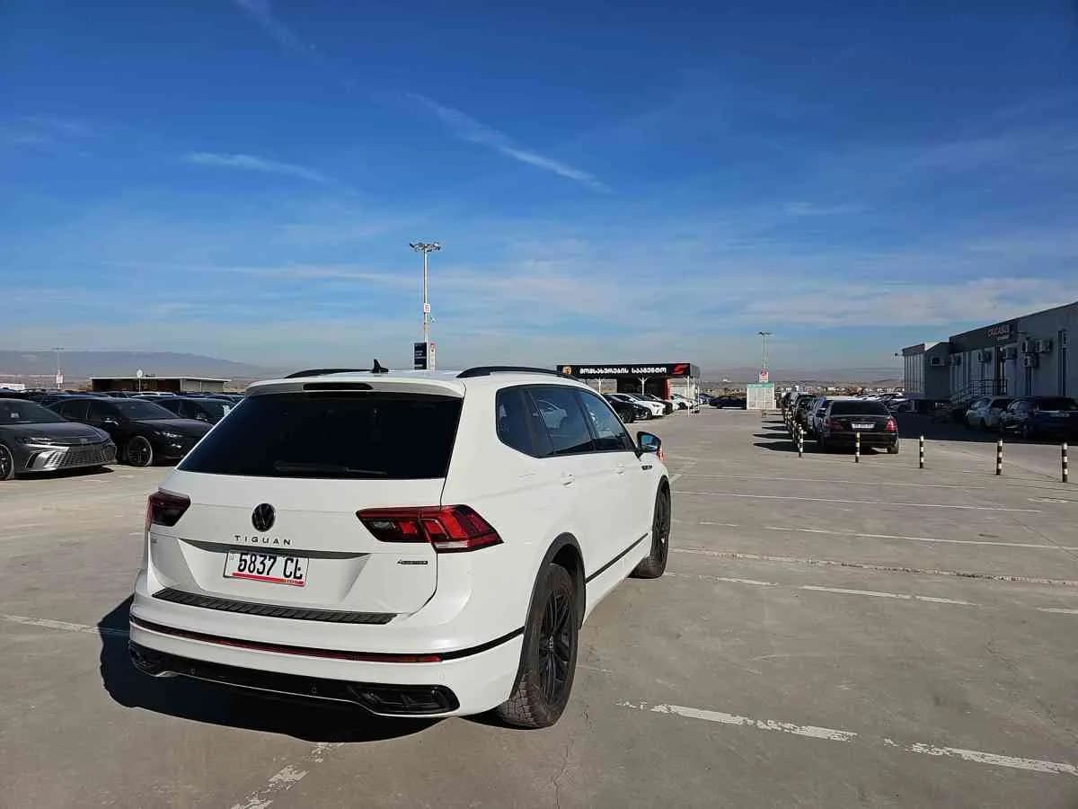 VOLKSWAGEN Tiguan - 4