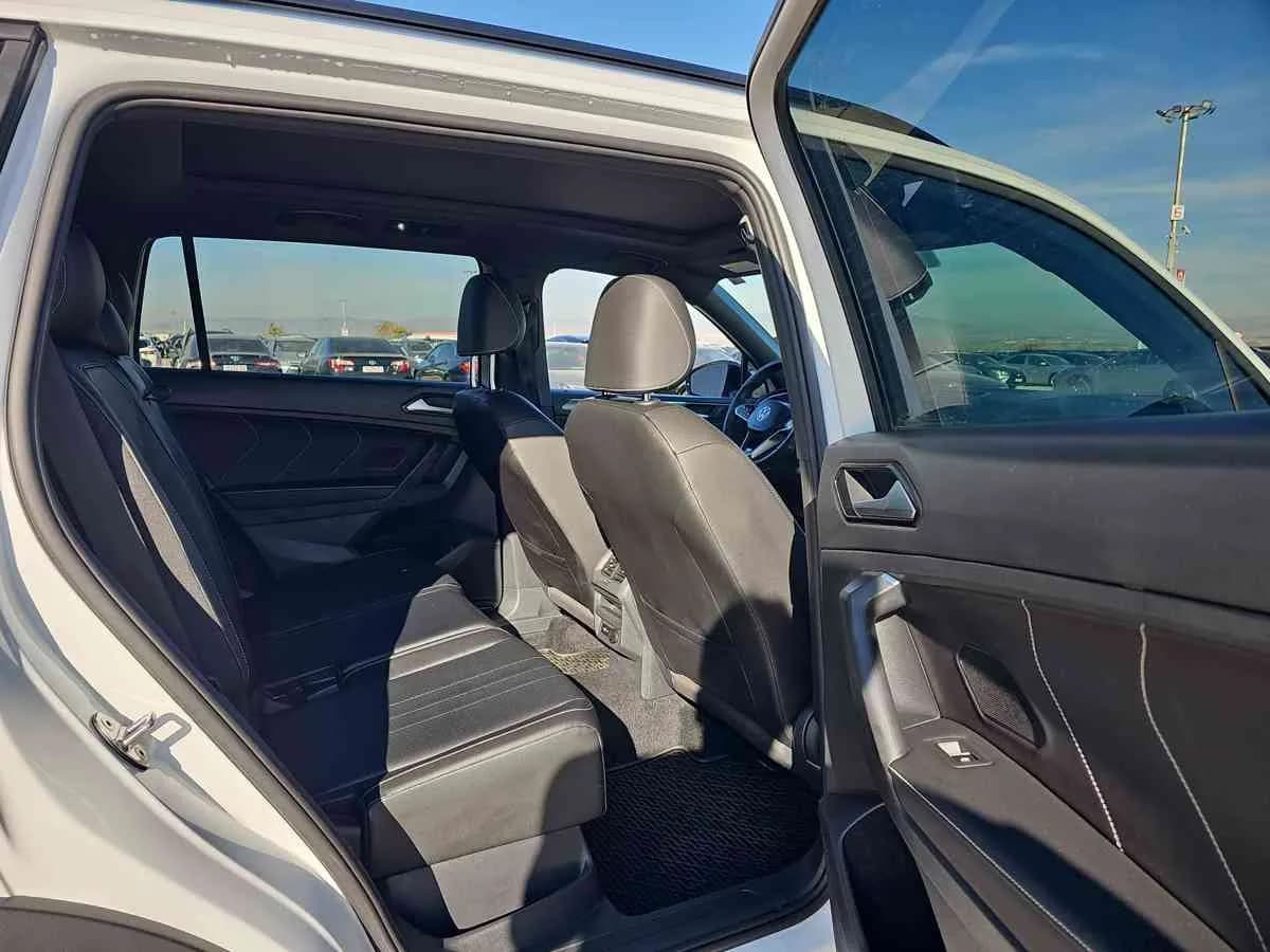 VOLKSWAGEN Tiguan - 8