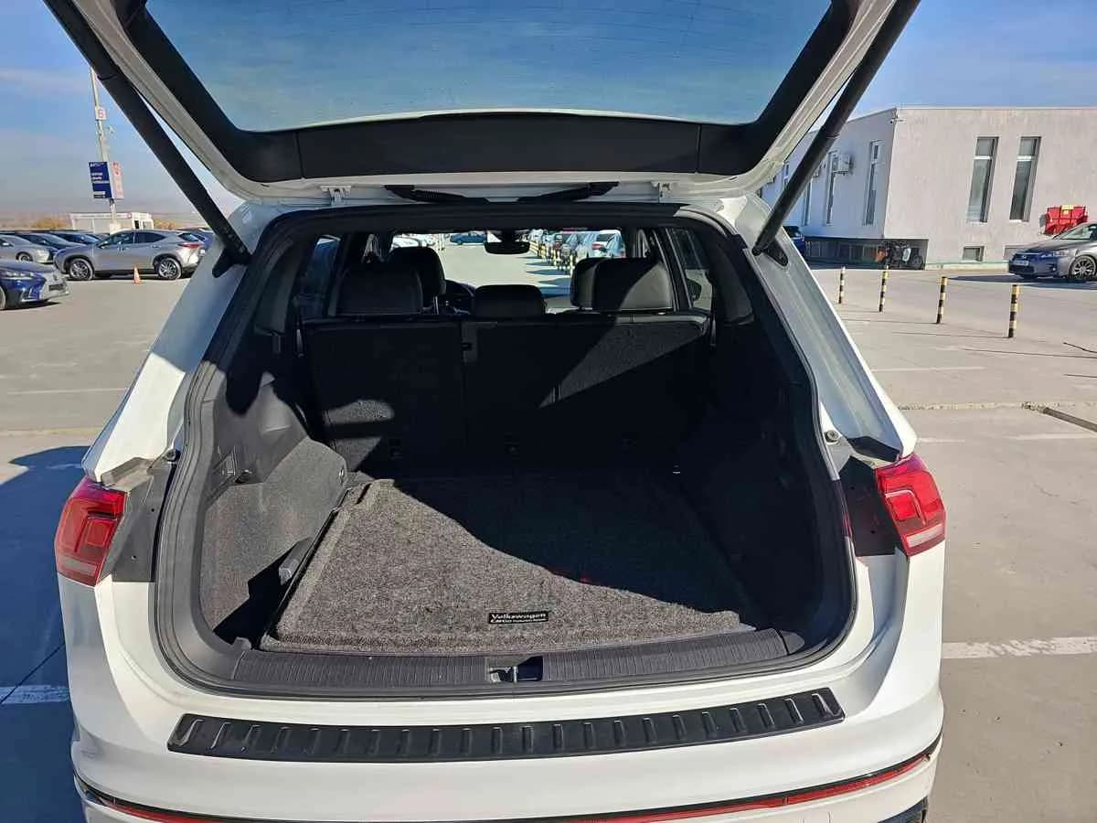 VOLKSWAGEN Tiguan - 9