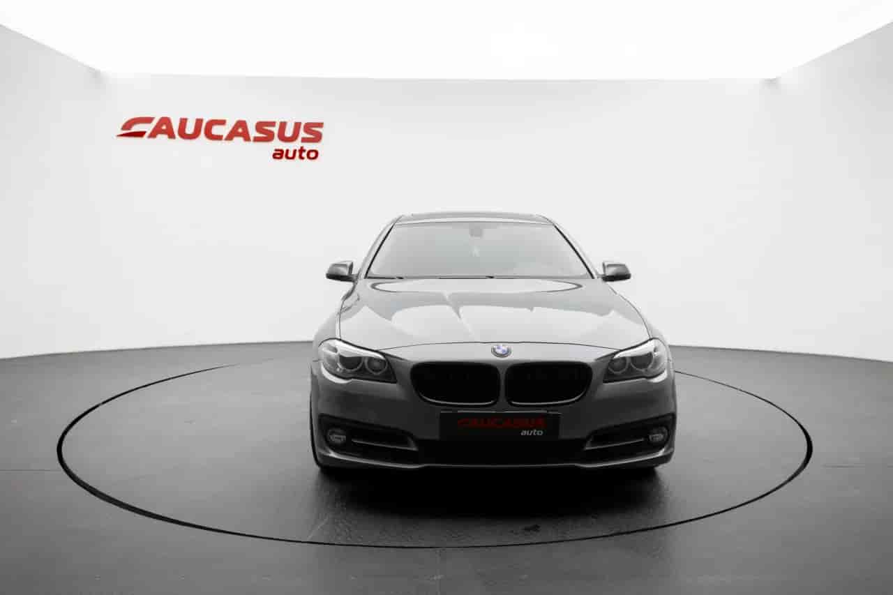 BMW 528i - 2