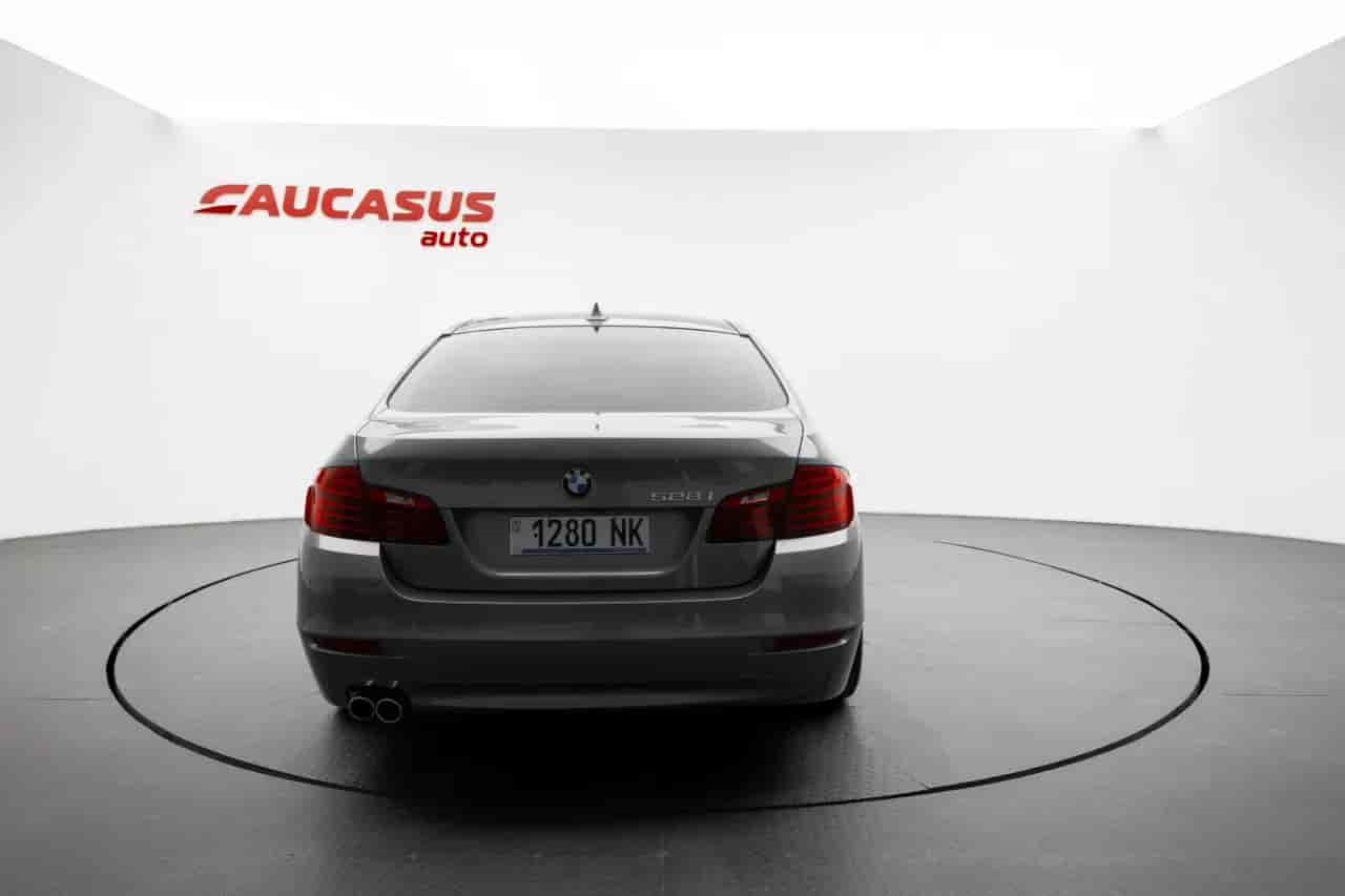 BMW 528i - 5