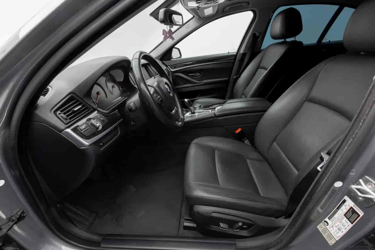 BMW 528i - 10