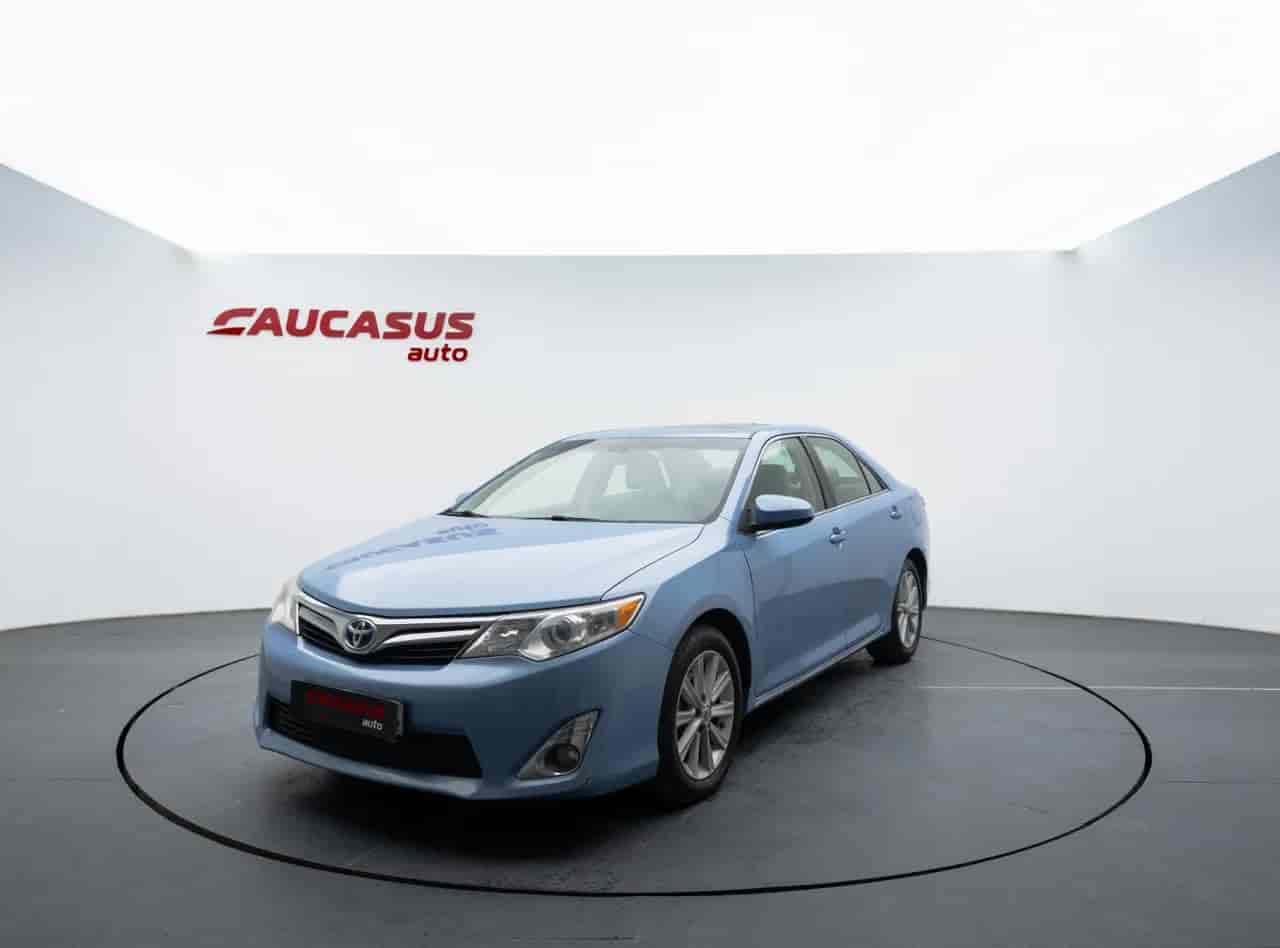 TOYOTA Camry - 1