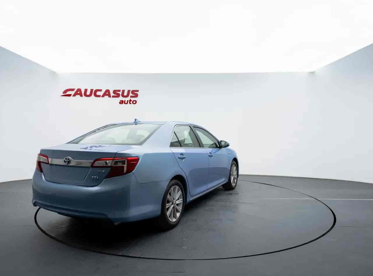 TOYOTA Camry - 4