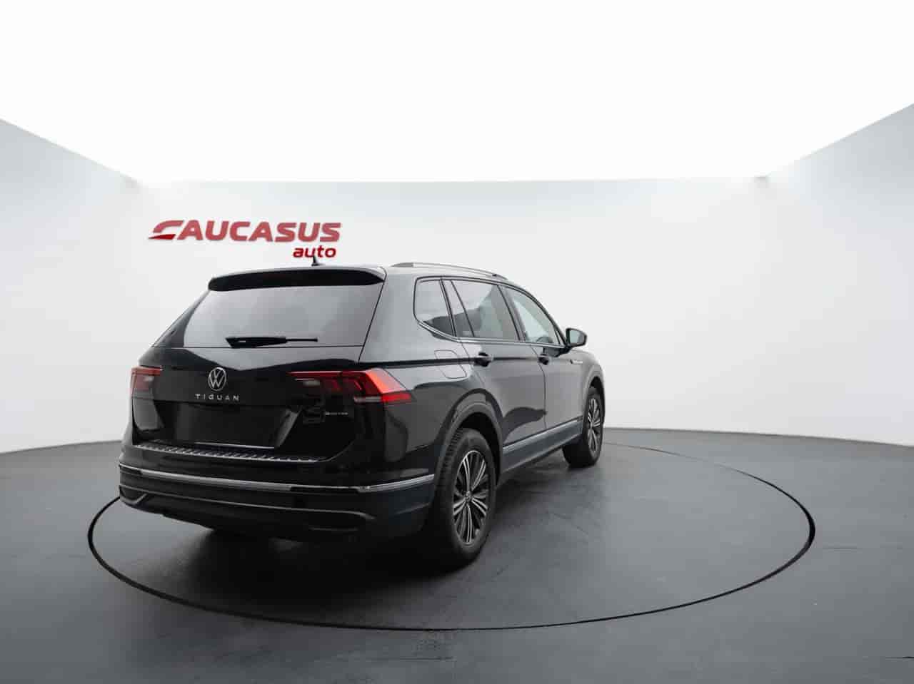 VOLKSWAGEN Tiguan - 4