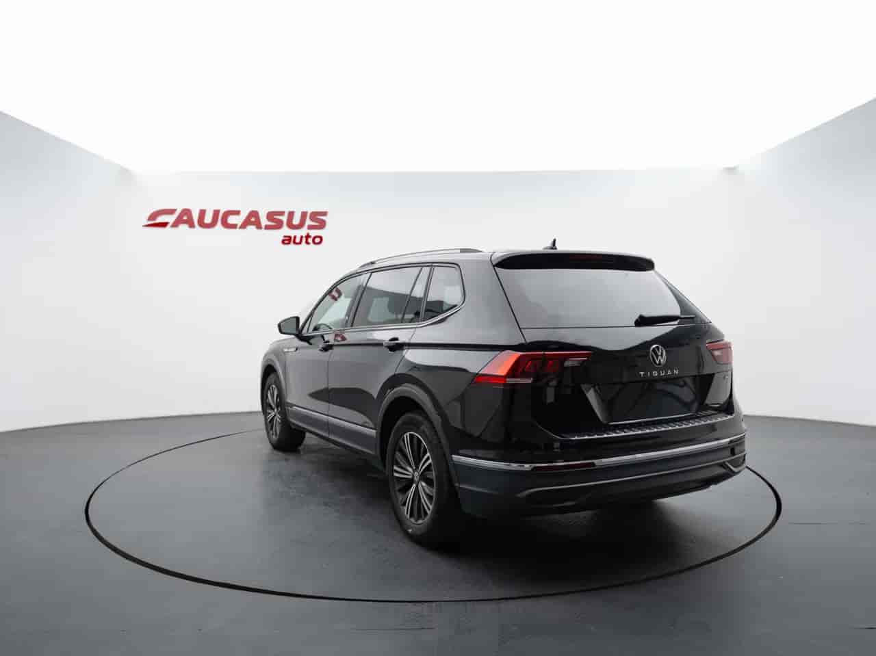 VOLKSWAGEN Tiguan - 6