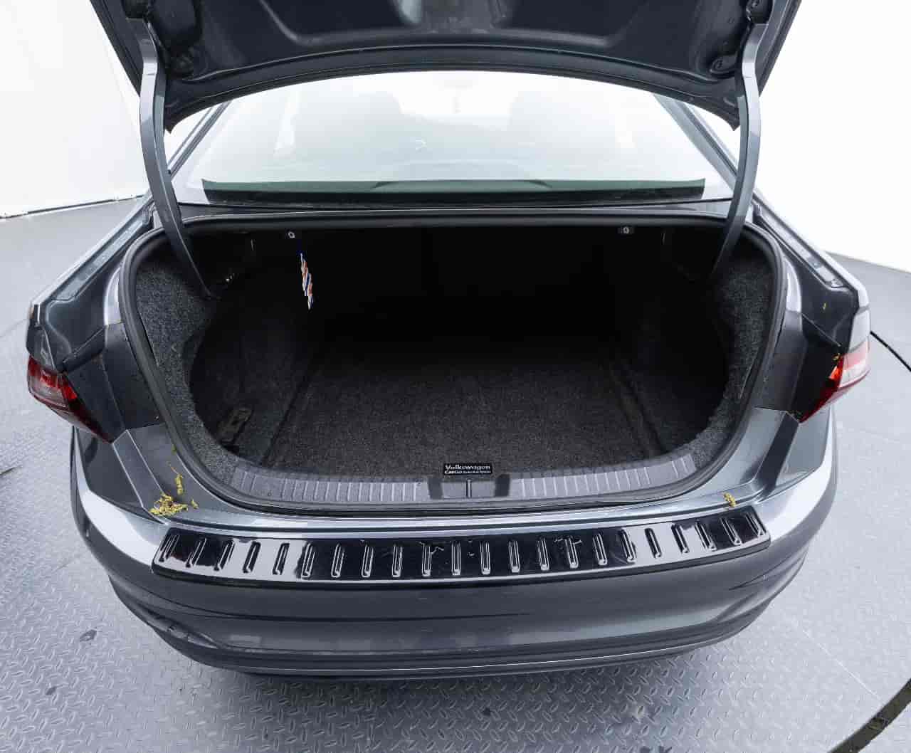 VOLKSWAGEN Jetta - 10