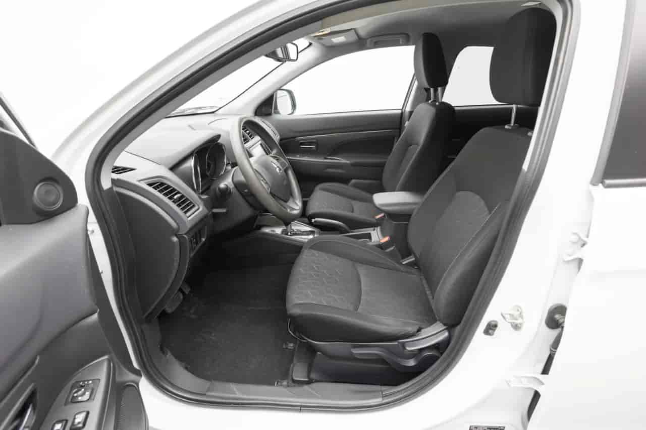 MITSUBISHI Outlander Sport - 10