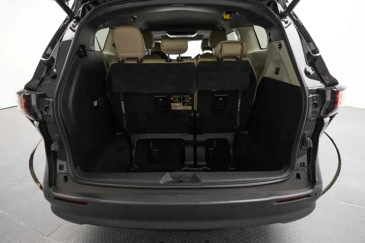 TOYOTA Sienna - 7