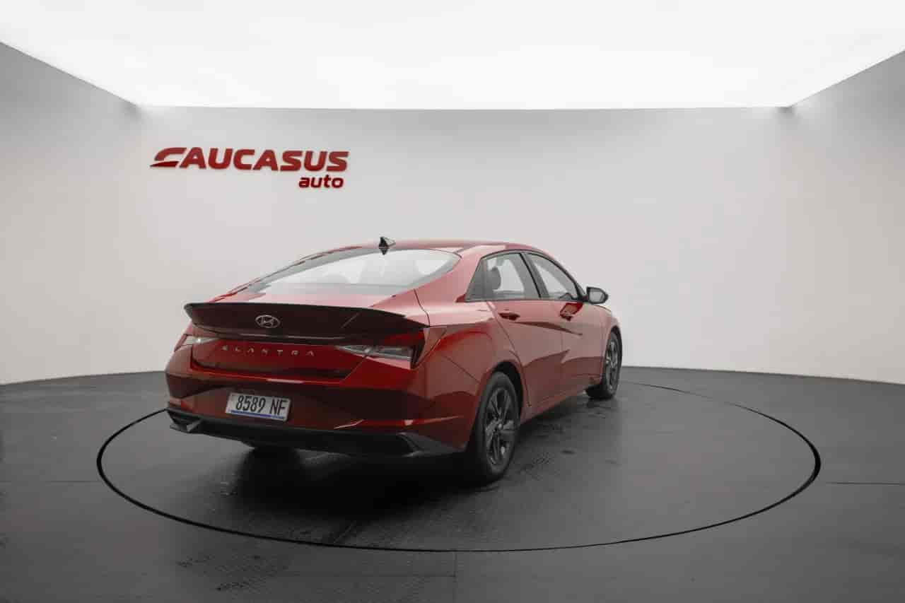 HYUNDAI Elantra - 4