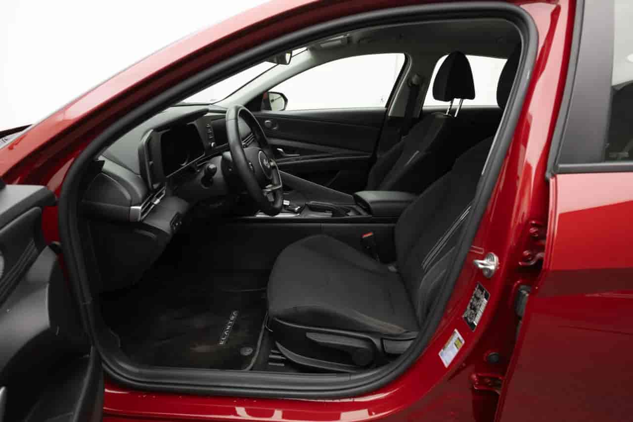 HYUNDAI Elantra - 10