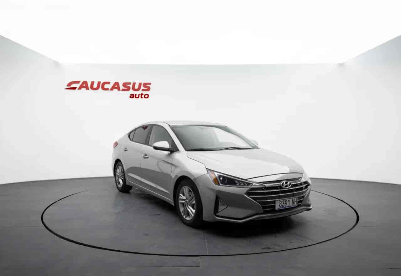 HYUNDAI Elantra - 3