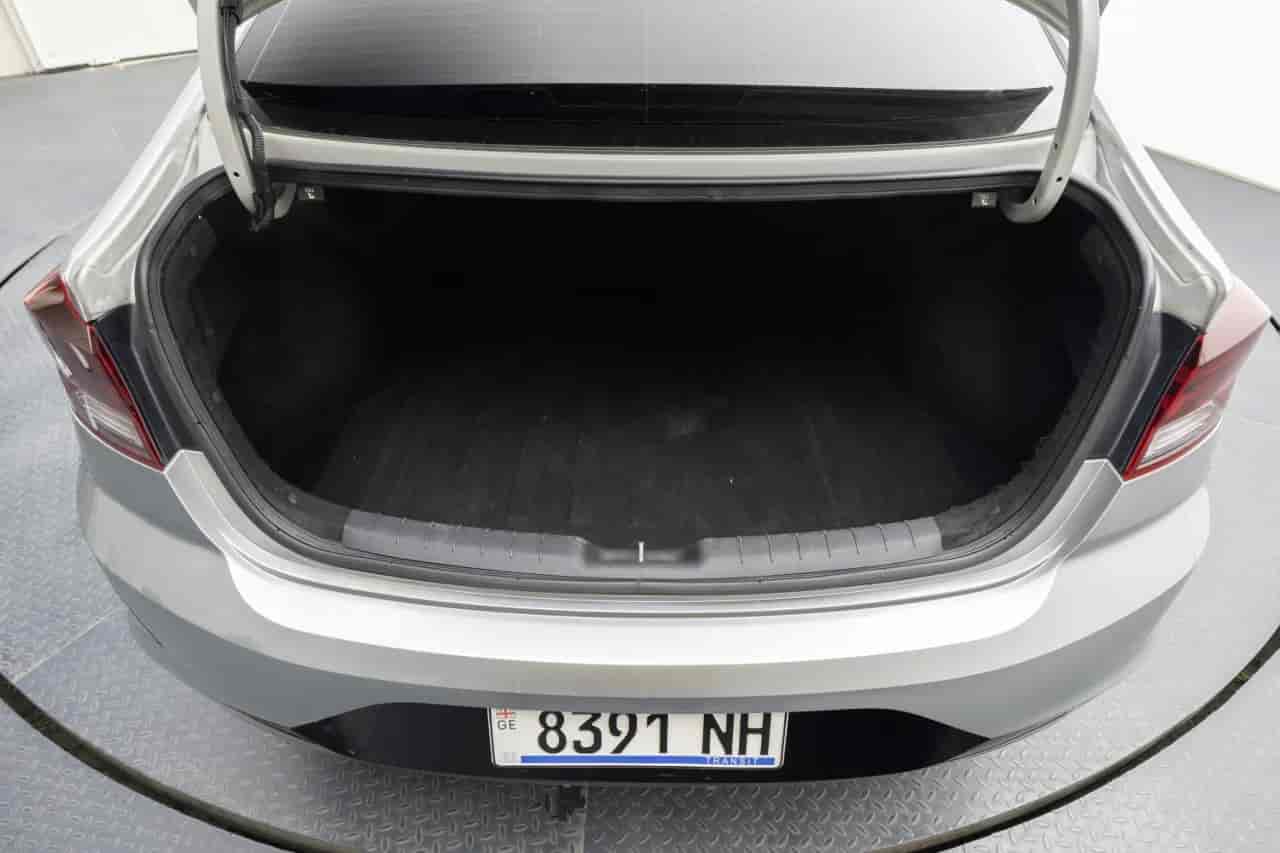 HYUNDAI Elantra - 10