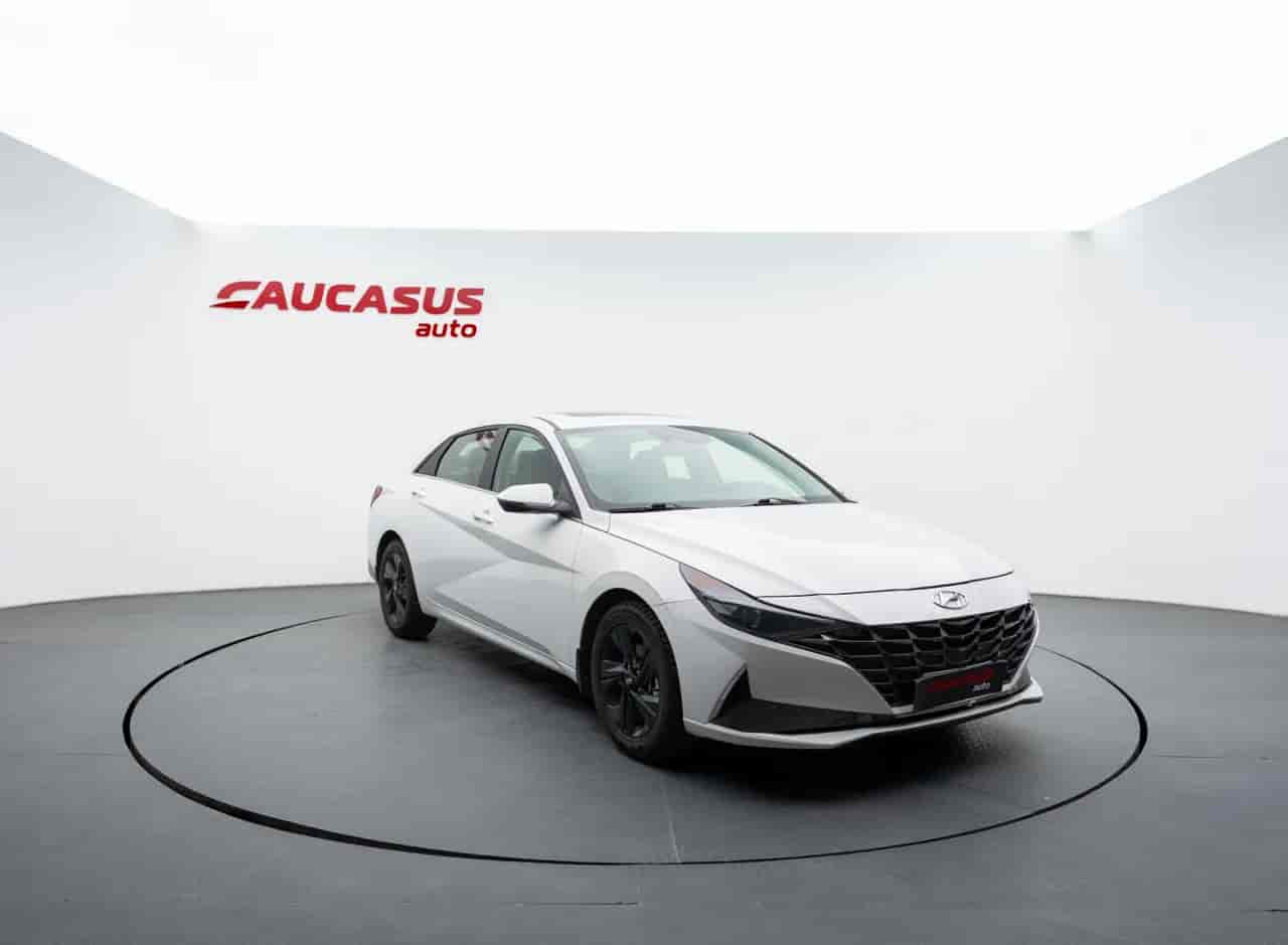 HYUNDAI Elantra - 3