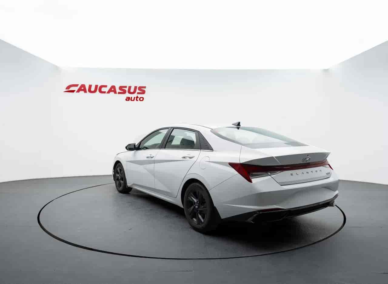 HYUNDAI Elantra - 6