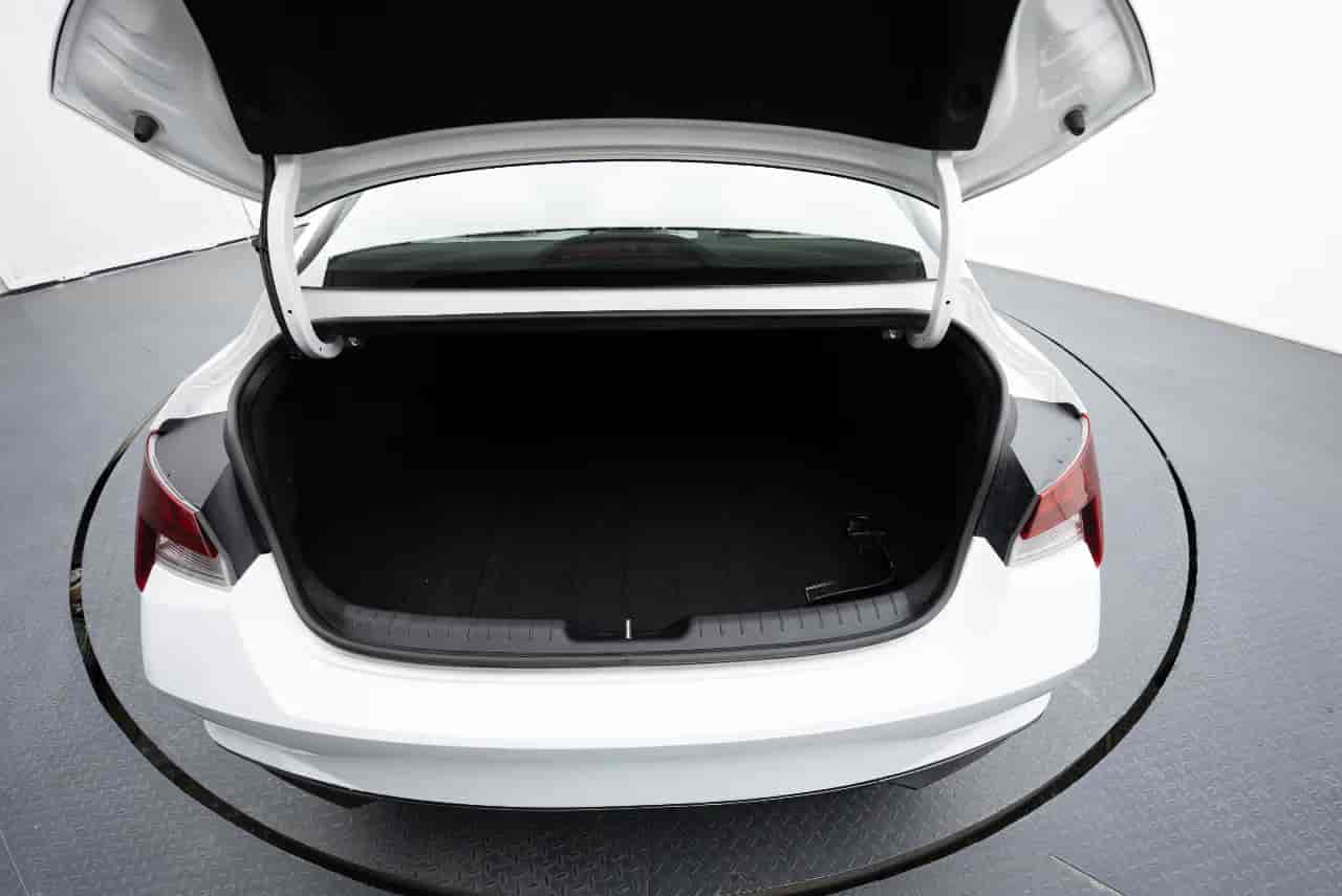 HYUNDAI Elantra - 7