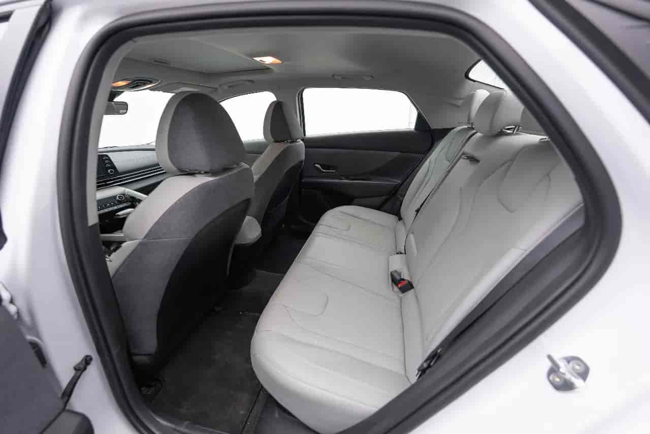 HYUNDAI Elantra - 8