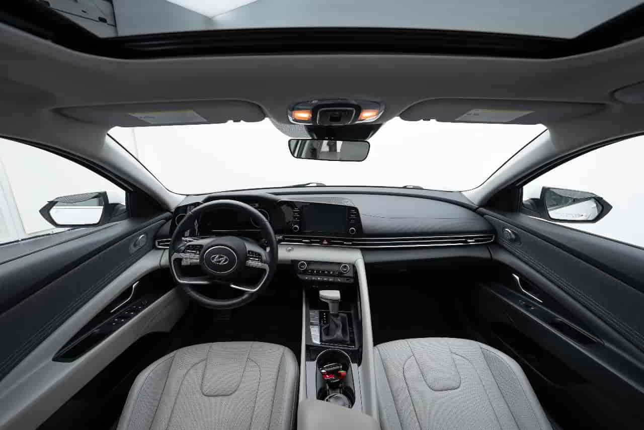HYUNDAI Elantra - 9