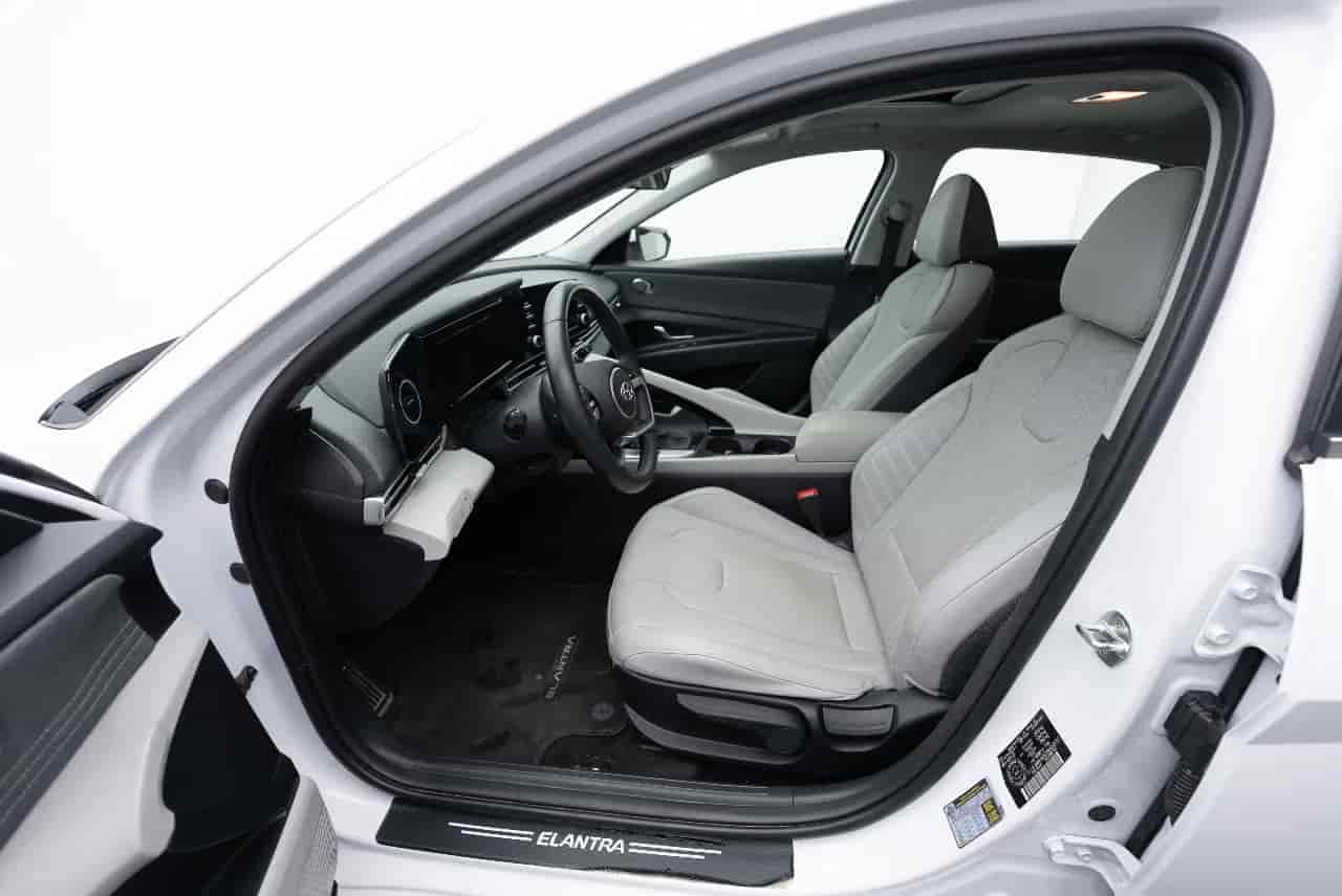 HYUNDAI Elantra - 10