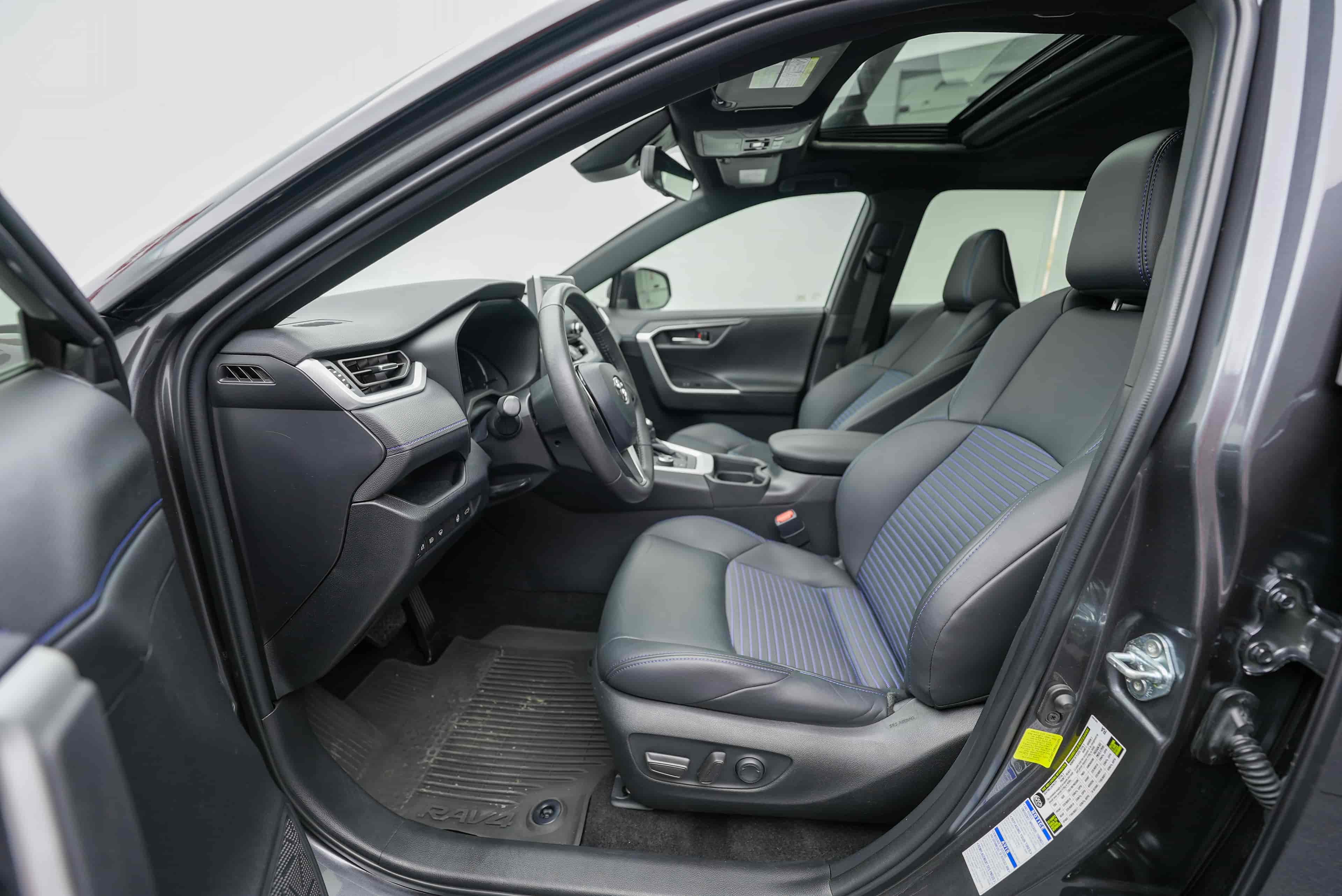 TOYOTA RAV4 - 10