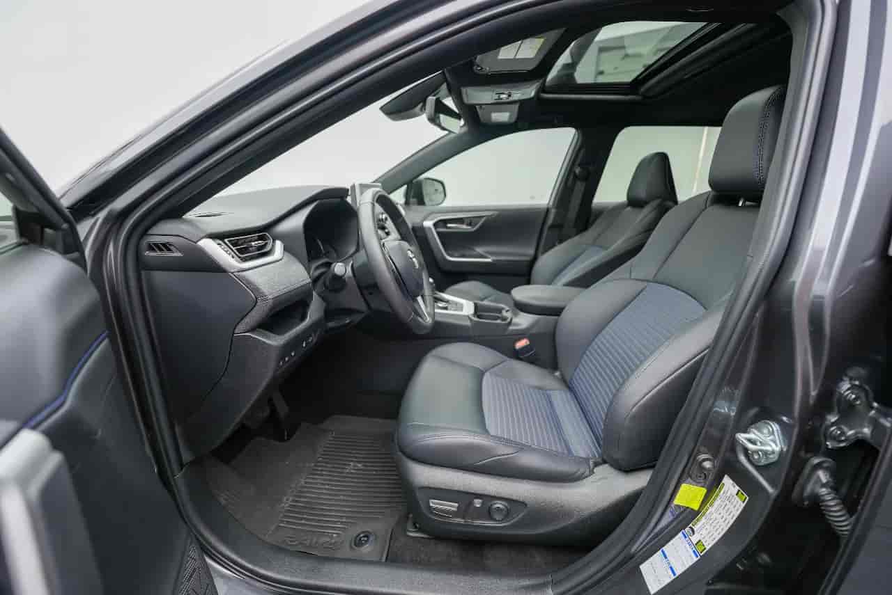 TOYOTA RAV4 - 10