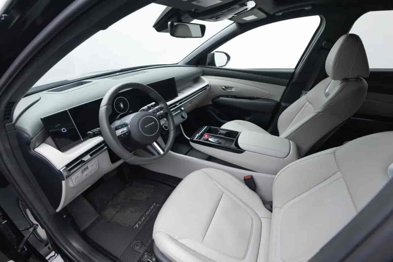 HYUNDAI Tucson - 10