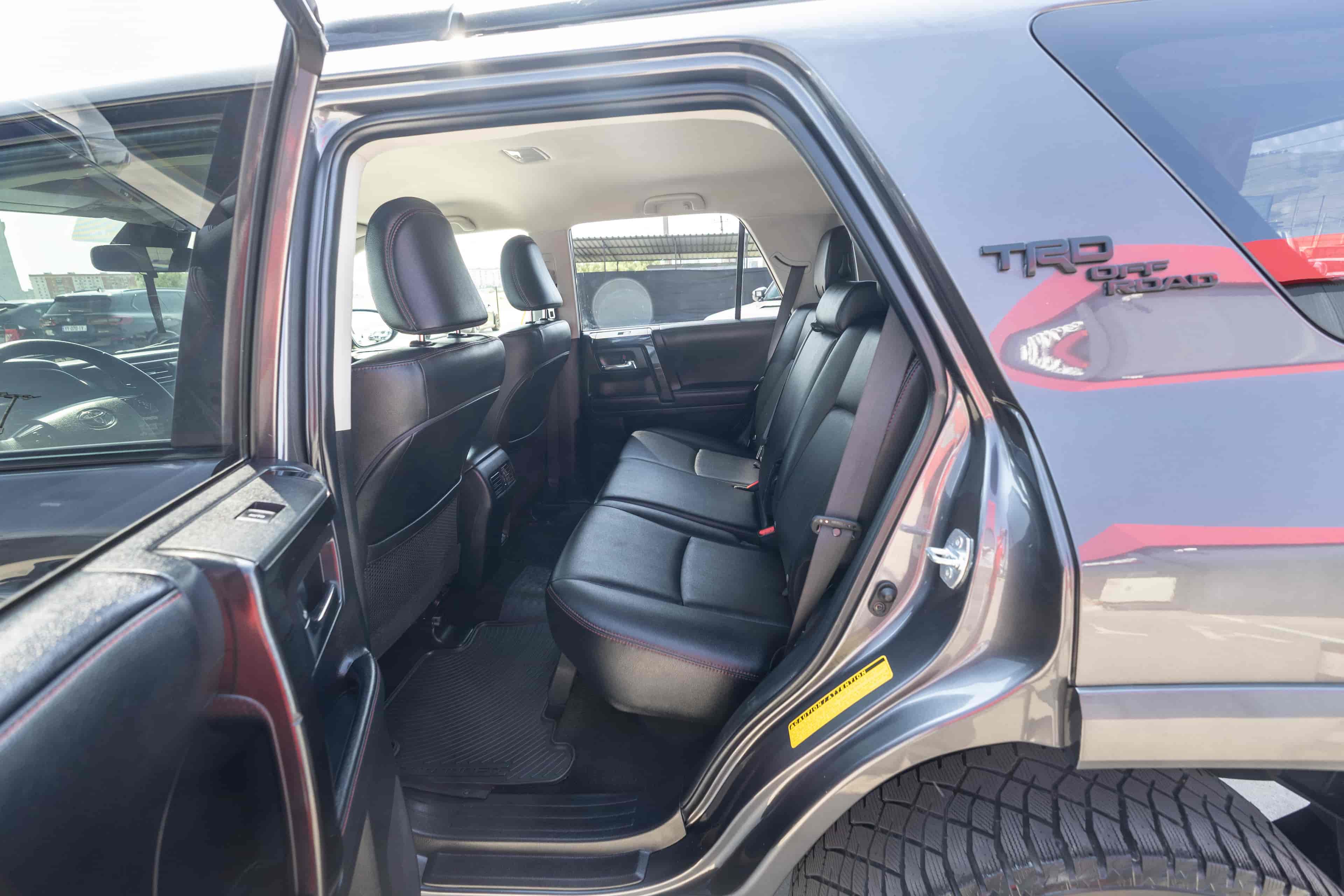 TOYOTA 4Runner - 8