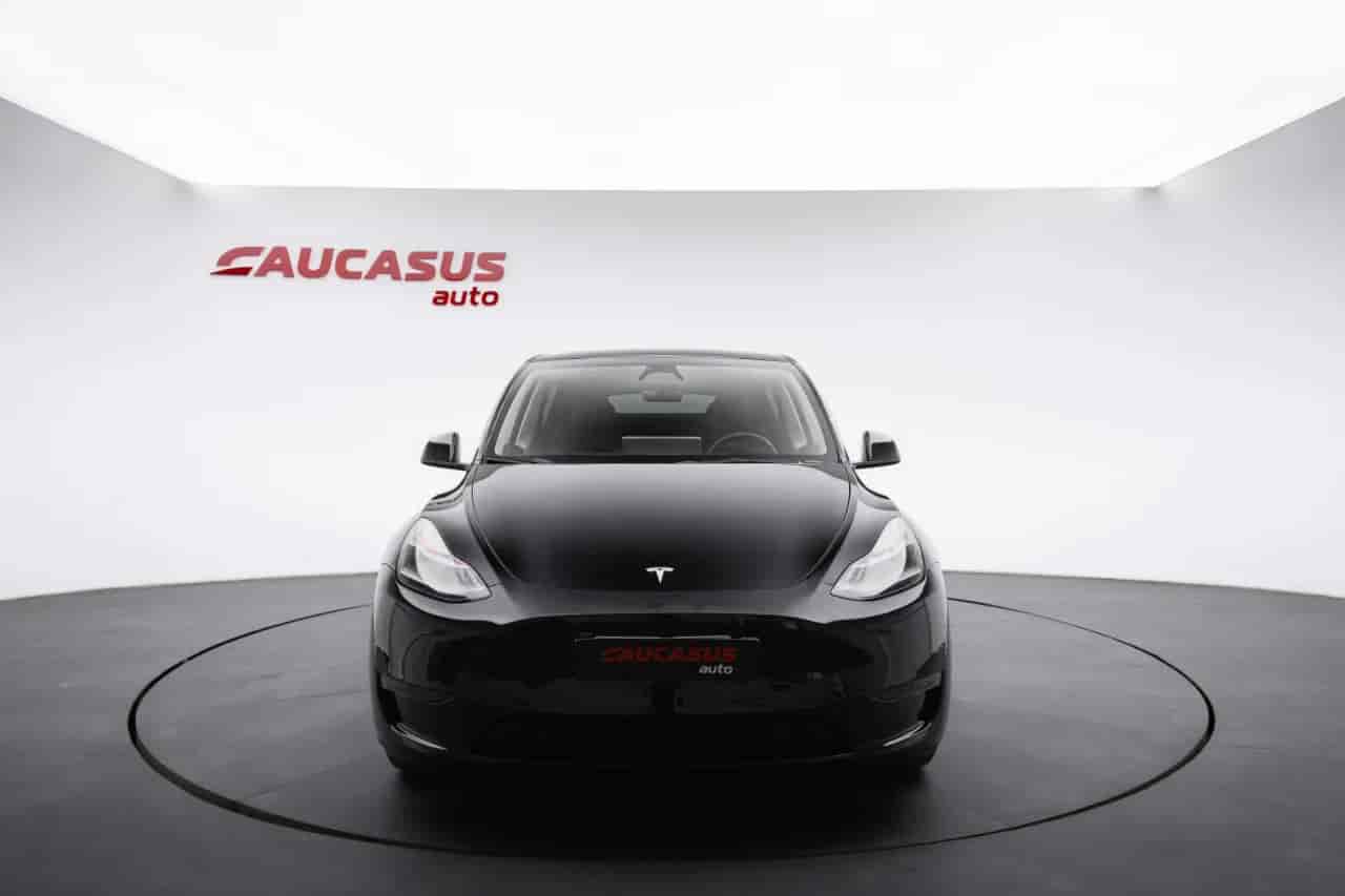 TESLA Model Y - 2