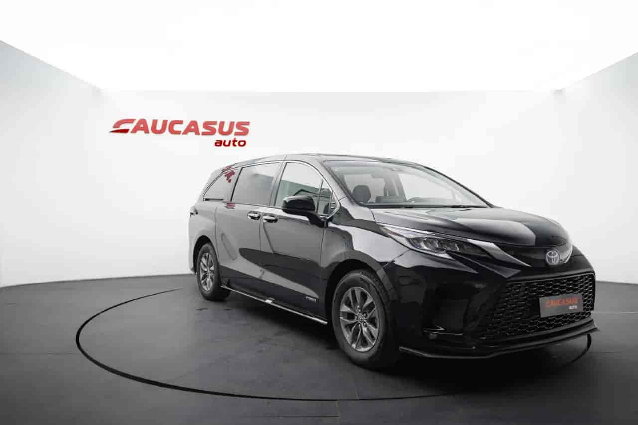 TOYOTA Sienna - 3