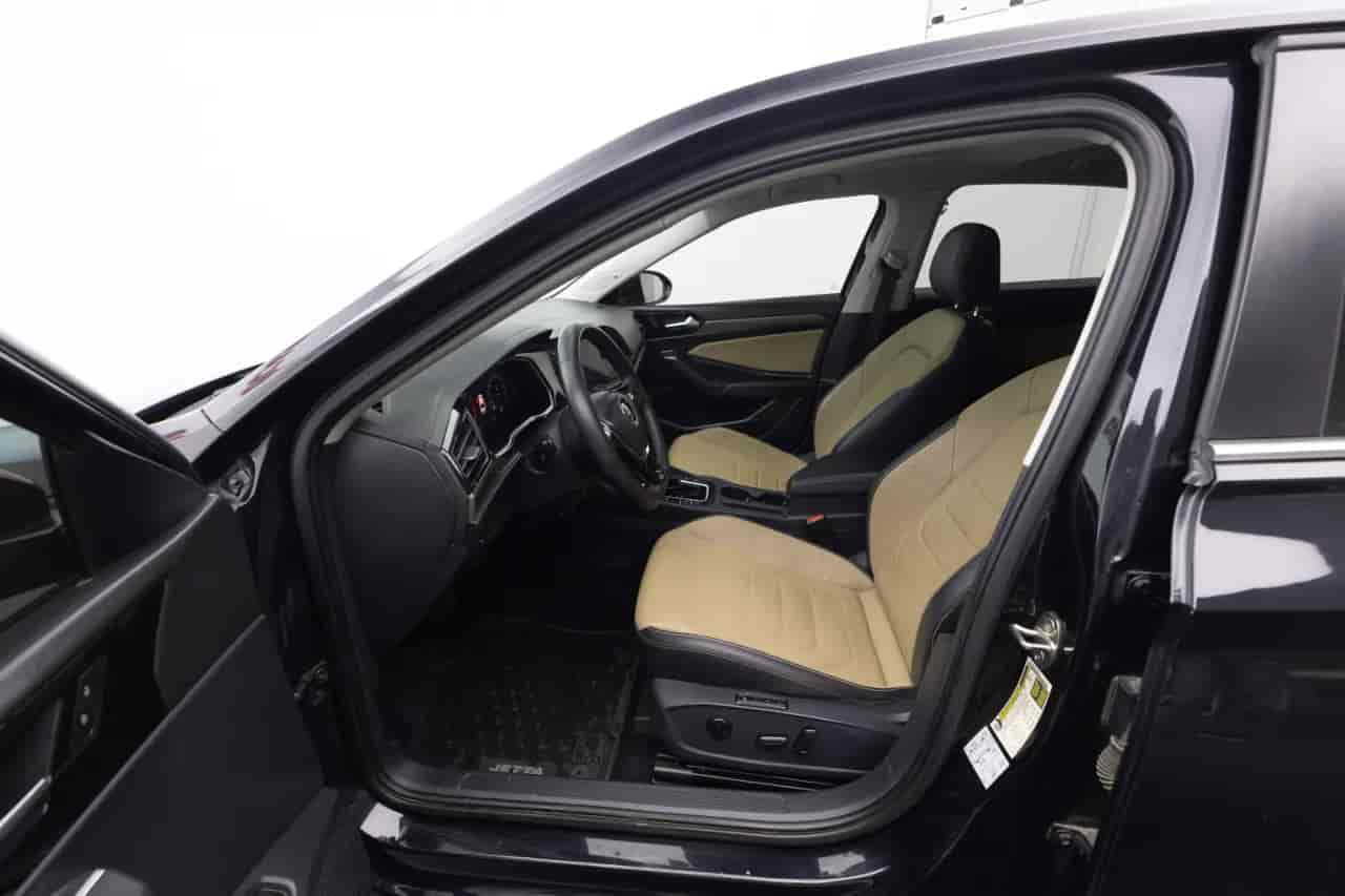 VOLKSWAGEN Jetta - 10