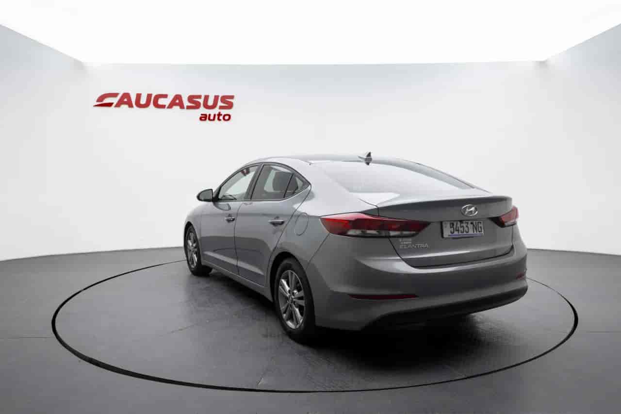 HYUNDAI Elantra - 6