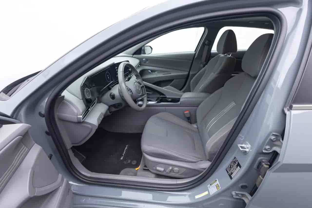 HYUNDAI Elantra - 10