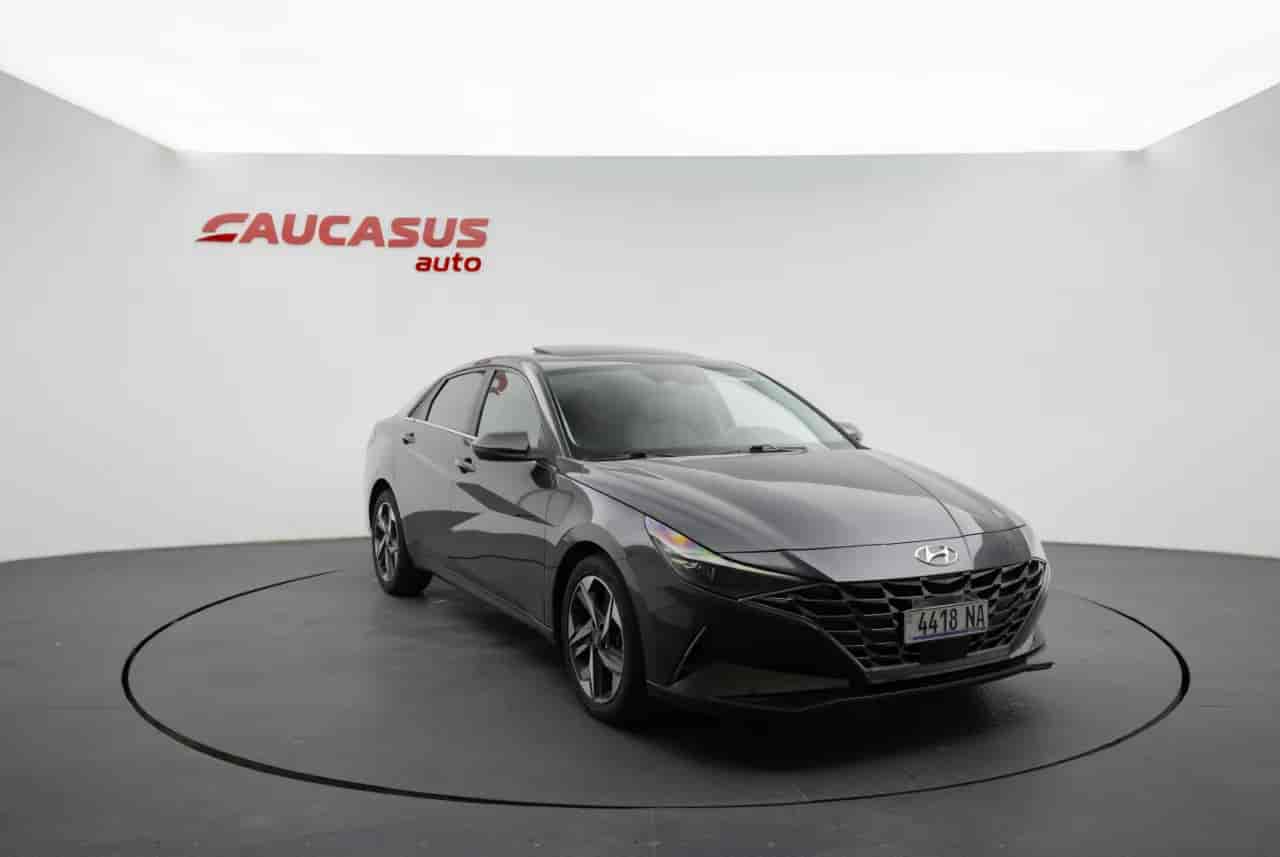 HYUNDAI Elantra - 3