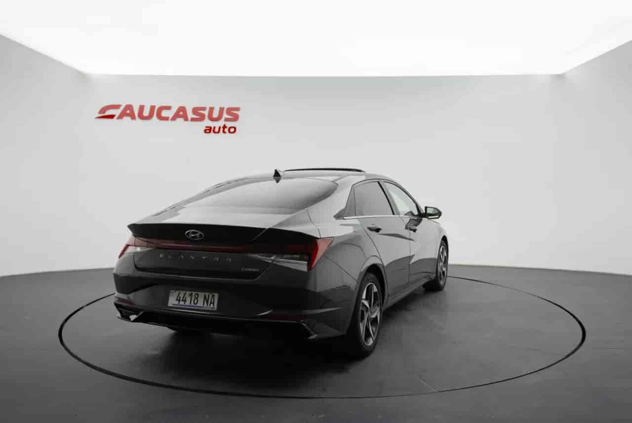 HYUNDAI Elantra - 4