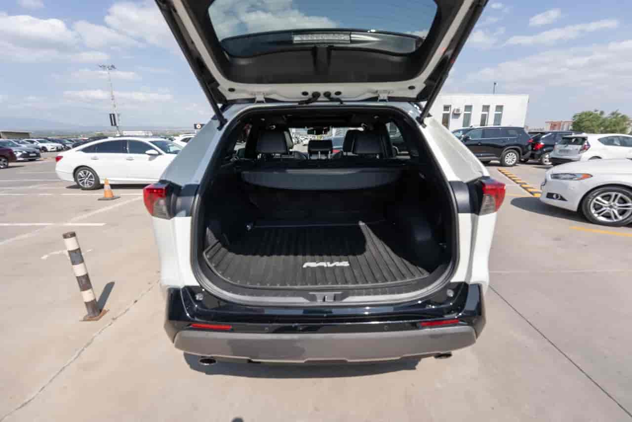 TOYOTA RAV4 - 7