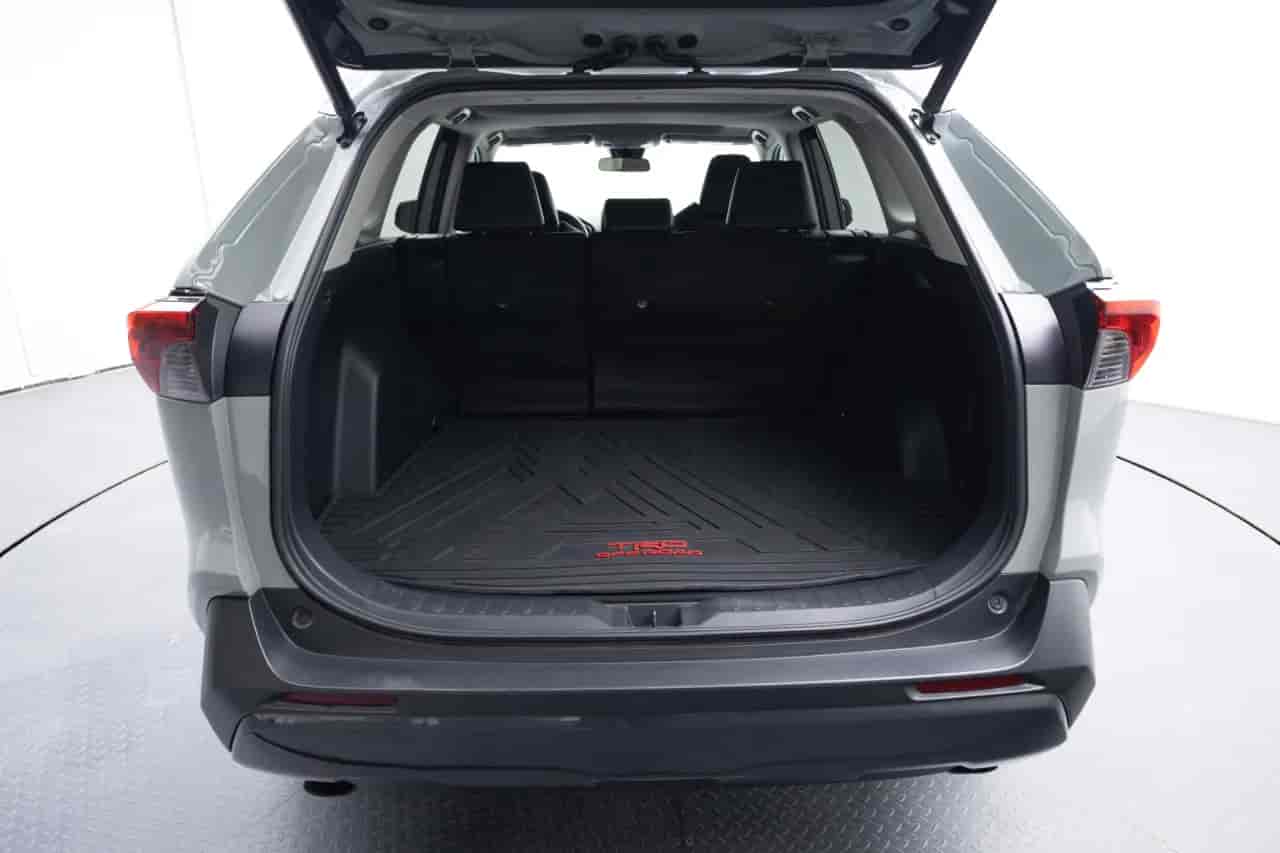 TOYOTA RAV4 - 7