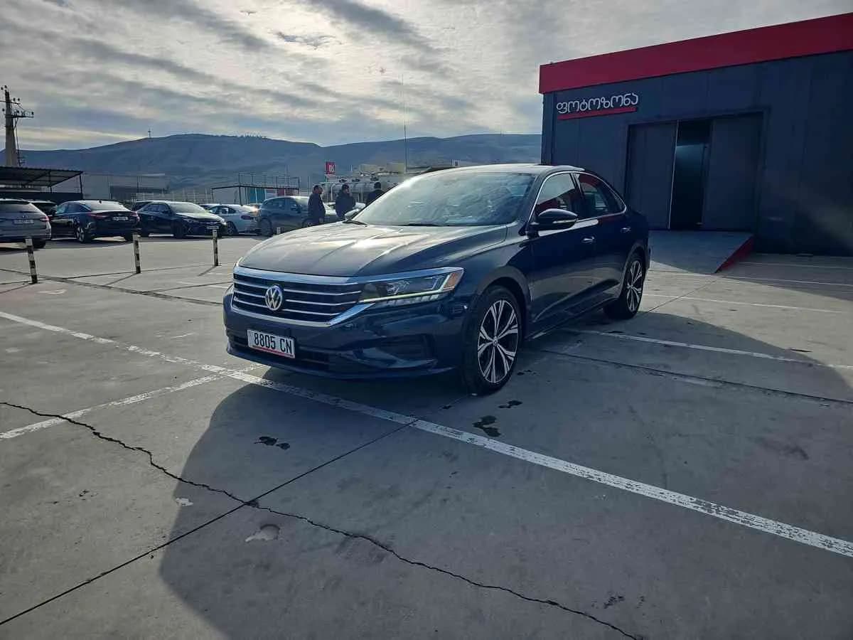 VOLKSWAGEN Passat - 1