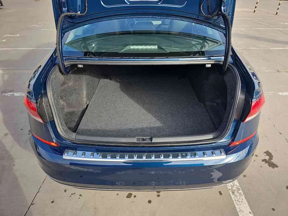 VOLKSWAGEN Passat - 7