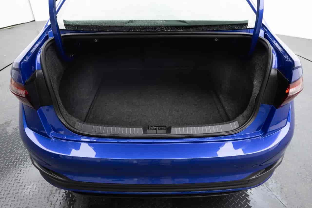 VOLKSWAGEN Jetta - 7