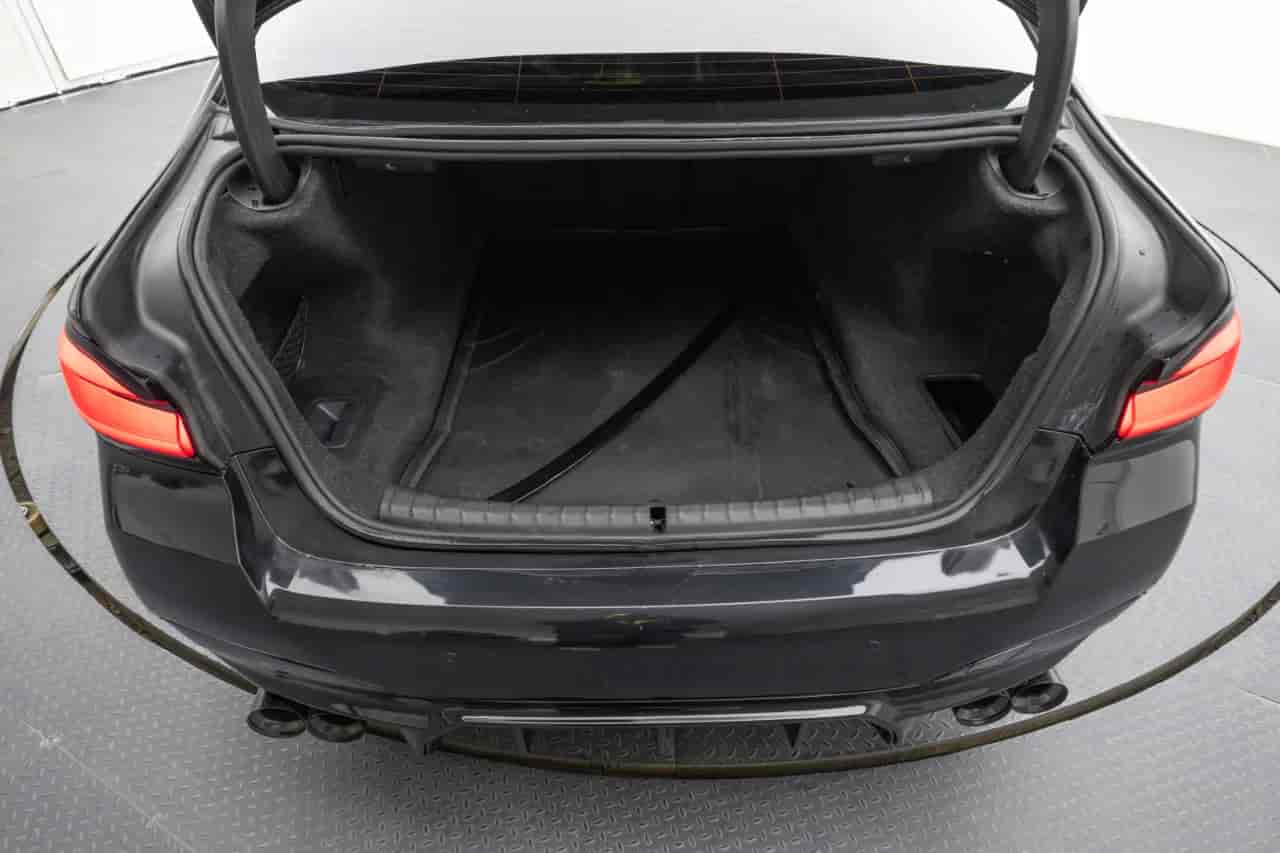BMW 5-Series - 7