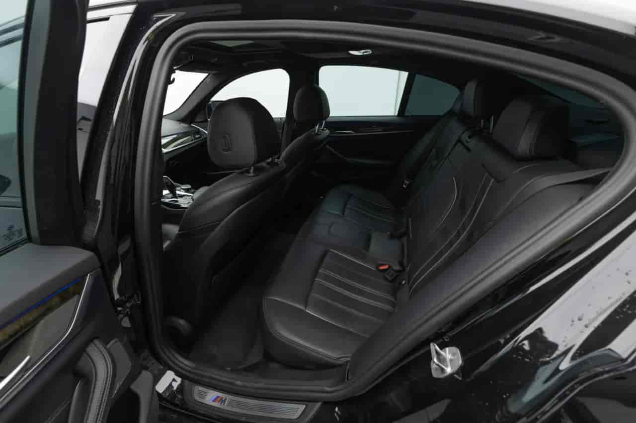 BMW 5-Series - 8