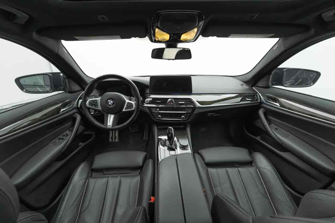 BMW 5-Series - 9