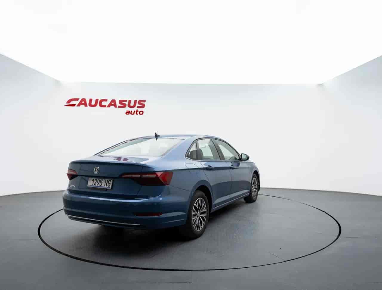 VOLKSWAGEN Jetta - 4